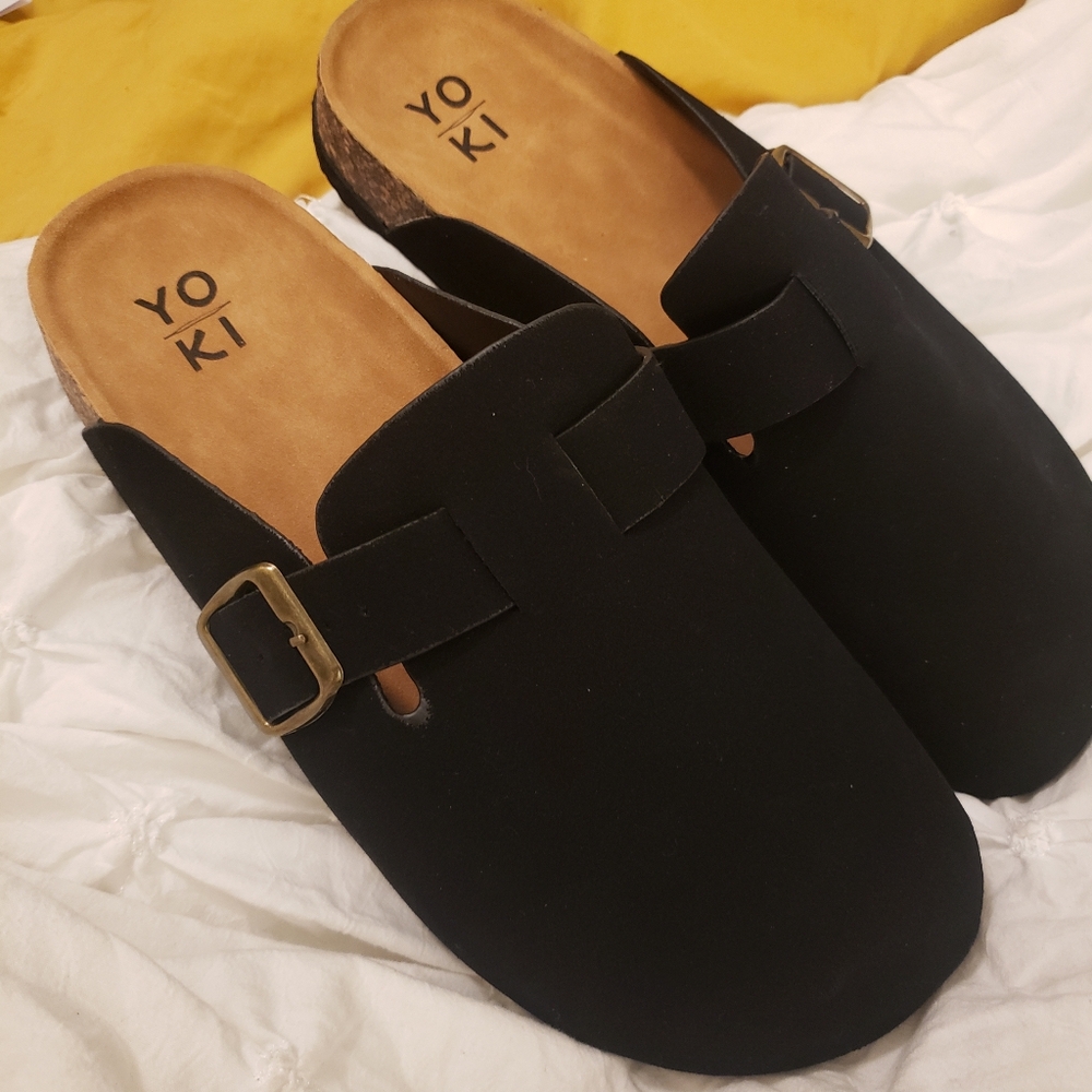 Yoki Gila Black Clogs NWOT